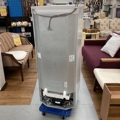 S136 ⭐ U-ING 140L 冷蔵庫 UR-F140J-W 17年製⭐動作確認済 ⭐クリーニング済の画像