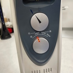 事務所移転のため売ります。オイルヒーター400ワットから900w温度調節あり。の画像