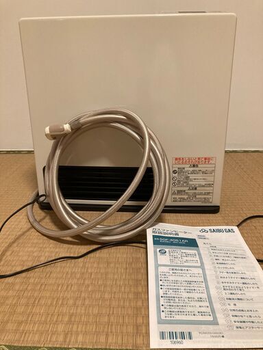 家庭用ガスファンヒーター(品名 SGF-4051AR, 形式の呼び SRC-363E)  都市ガス 12A・13A 用 (12A 3.79kw, 13A 4.07kw) リンナイ株式会社  定格電圧 AC 100V, 定格消費電力 19W, 定格周波数 50-60Hz