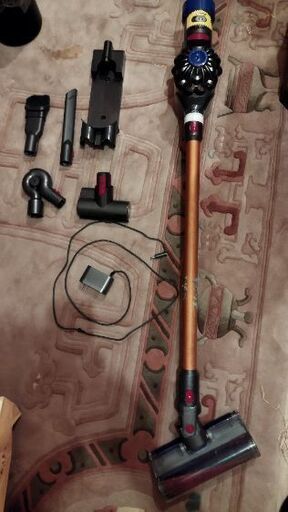 Dyson　SV10コードレスクリーナー
