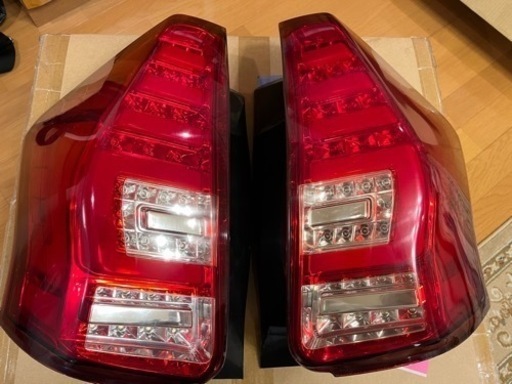 プリウスα用 Revier オールLEDテールランプ / レッドクリア