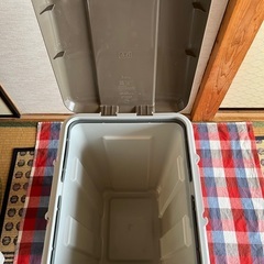 ゴミ箱100円の画像