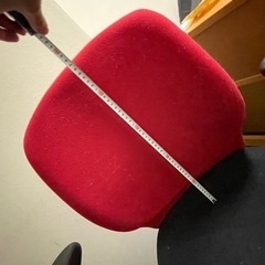 椅子(赤黒色)の画像