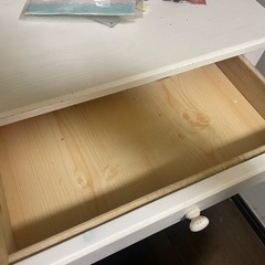 机(白色)の画像