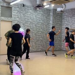 あと１名様【“音楽×筋トレ” のグループレッスン】40代～60代の運動超初心者さん大大大歓迎🔰の画像