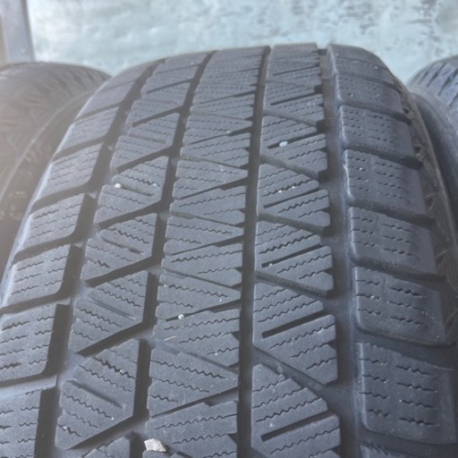 バリ山　BRIDGESTONE ブリヂストン　ブリジストン　DM-V3 235/55R18 スタッドレス　タイヤ　2020年製　18イ