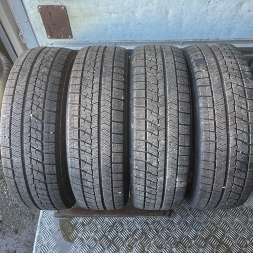 極上タイヤ　BRIDGESTONE ブリヂストン　ブリジストン　VRX 185/65R15 スタッドレス　タイヤ　2018年製　15インチ