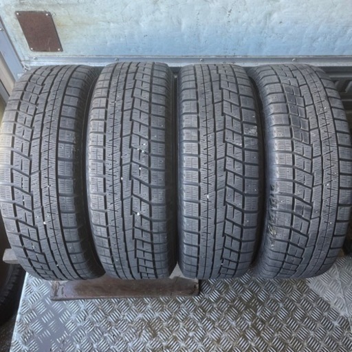 バリ山　YOKOHAMA ヨコハマ　IG60 215/60R16 スタッドレス　タイヤ　2017年製　16インチ