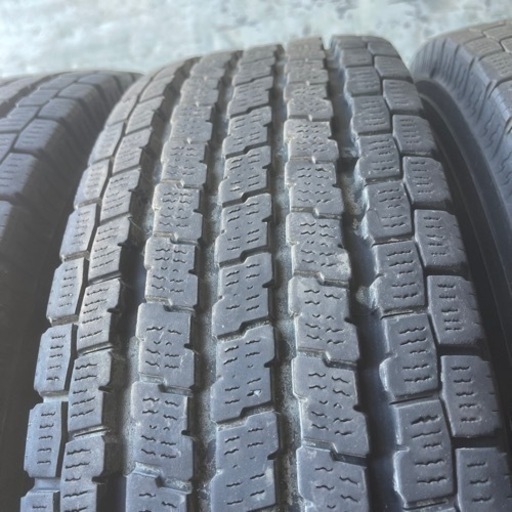 バリ山　YOKOHAMA ヨコハマ　IG91 195/80R15 107/105L LT スタッドレス　タイヤ　2020年製　15イン