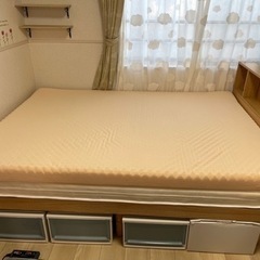 【受け渡し者決定しました】宮棚付き　ダブルベッド　美品　コイルマ...