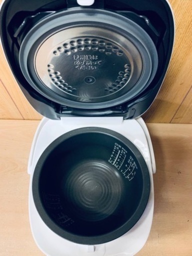 2352番 TOSHIBA✨炊飯器✨RC-10WRR‼️