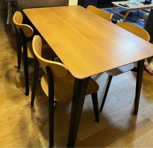 ダイニングテーブル