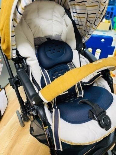 コンビ ベビーカー　メチャカルハンディオート4キャス　compact