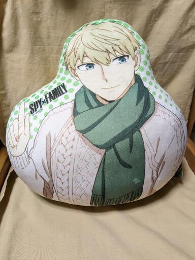 スパイファミリー　GIGO　限定　ダイカットクッション　ロイド