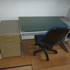 値引！中古 事務用スチールデスク、ワゴン、イス(訳アリ!!)など1式