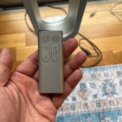 ダイソン扇風機（リモコン付）の画像