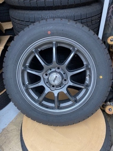 バリ溝スタッドレスタイヤホイール付き