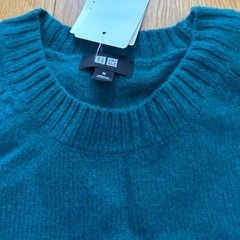 【新品】UNIQLO レディースセーター　Mの画像