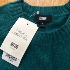 【新品】UNIQLO レディースセーター　Mの画像