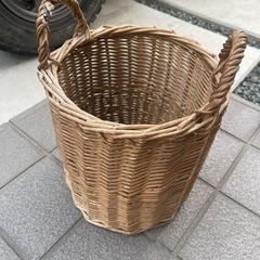 カゴ差し上げます