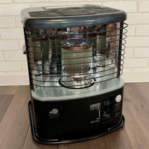 【甚目寺まで取りに来られる方優先です】石油ストーブと灯油タンクと電動ポンプです。　GKP-P247N