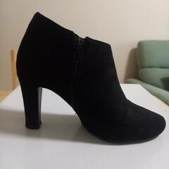 ILIMA　スエード ブーティ22cm　ショートブーツ　黒の画像