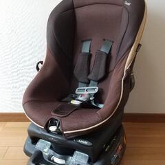 Combiチャイルドシート