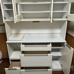 食器棚の画像