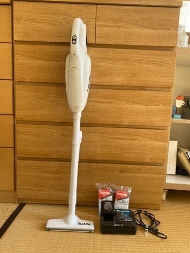 【紙パック付き】マキタ コードレス掃除機 CL107 紙パック式