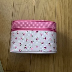 お弁当箱の画像
