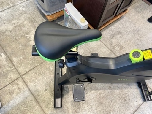 FITBOX エアロバイク フィットネスバイク トレーニングバイク 中古