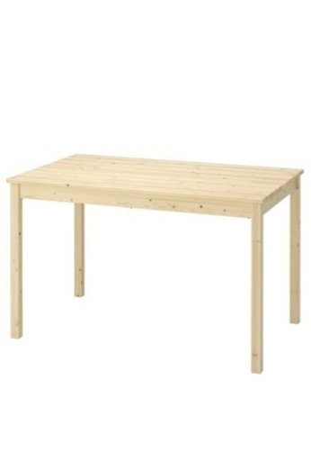 IKEAのダイニングテーブル