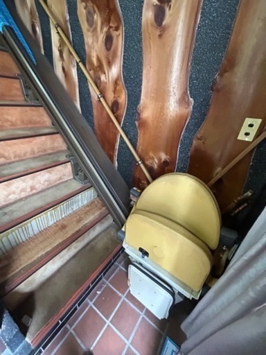 3日間限定！介護などにつかえる直線昇降機(値段交渉可能)