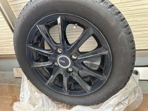 ブリヂストン　スタッドレスタイヤホイール付き14インチ