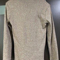 シャツみたいに見えるニット　サイズⓂ️の画像