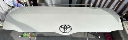 ハイエース純正ボンネット　070 パールホワイト