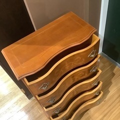 【トレファク神戸南店】★値下げしました!!★アンティーク調　5段チェスト【取りに来られる方限定】の画像