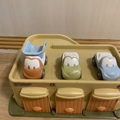 おもちゃ　ボーネルンド　車　I’m green ガレージの画像