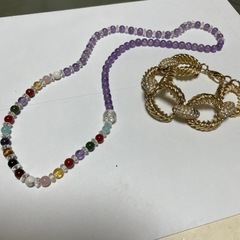 ネックレス、ブレスレット、ブローチ等