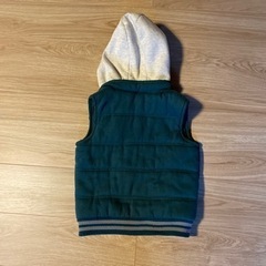 フード付きベスト　男の子用の画像