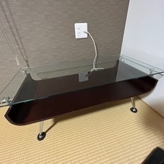 ガラステーブルの画像