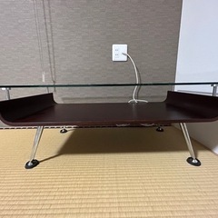 ガラステーブルの画像