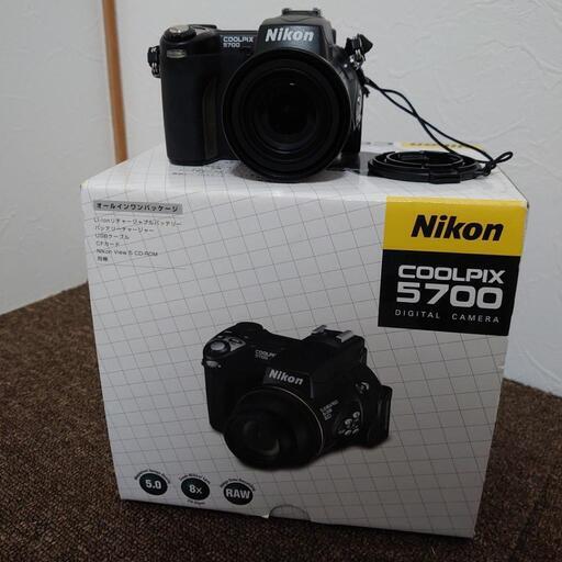 Nikon coolpix5700 三脚付き