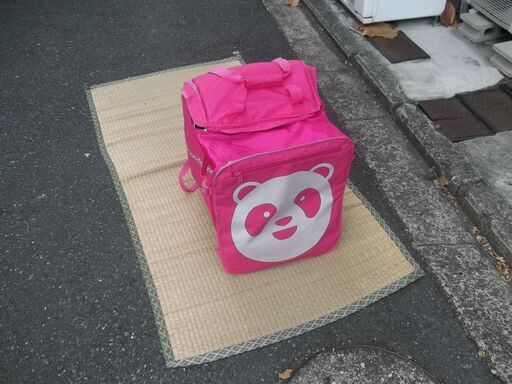 foodpanda（フードパンダ）デリバリーバック リュック 配達バッグ? 質問にて採寸します。