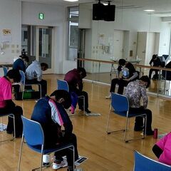 シニア世代向けの簡単な気功体操の教室「健康気功こしぼね体操」の画像