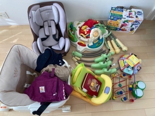 出産準備品　チャイルドシート、ベビーサークル等14点まとめ売り