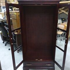 アンティーク調 ワードローブ 幅83.5cm 引出し付き 赤茶色系 衣類収納 ガラス扉 収納家具 札幌市東区 新道東店の画像
