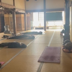 腰痛改善！　ヨガならまち興善寺の画像