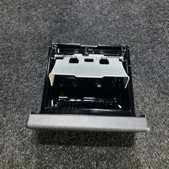 ハイエース　灰皿　新車外しの画像