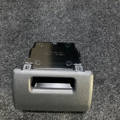 ハイエース　灰皿　新車外し